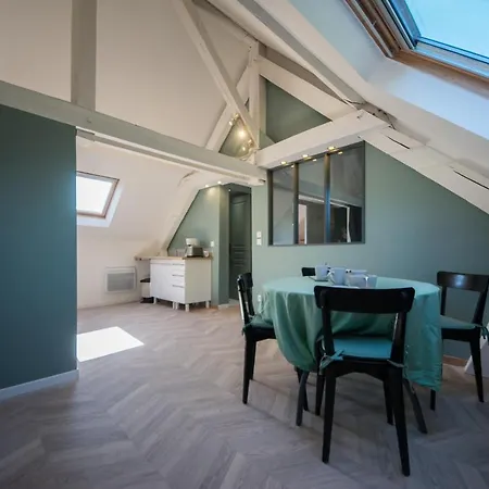 Mise Au Apartment *